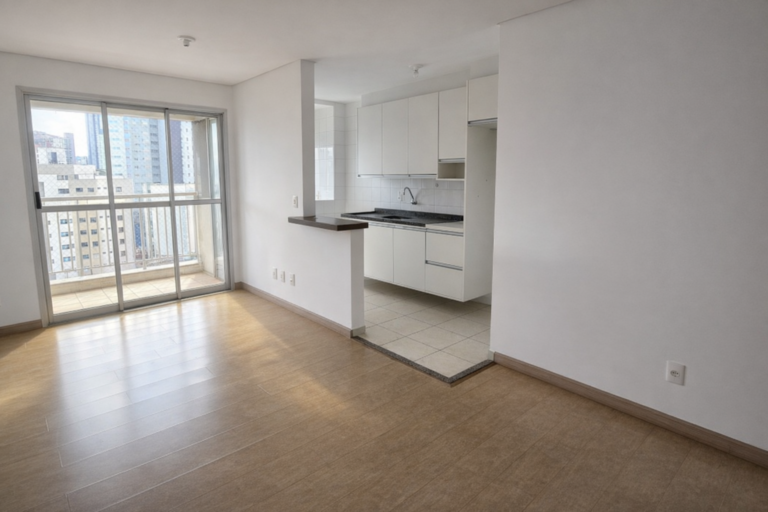 Sala integrada com cozinha