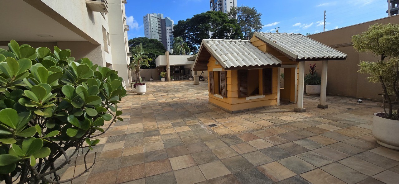 Espaço externo com paisagismo